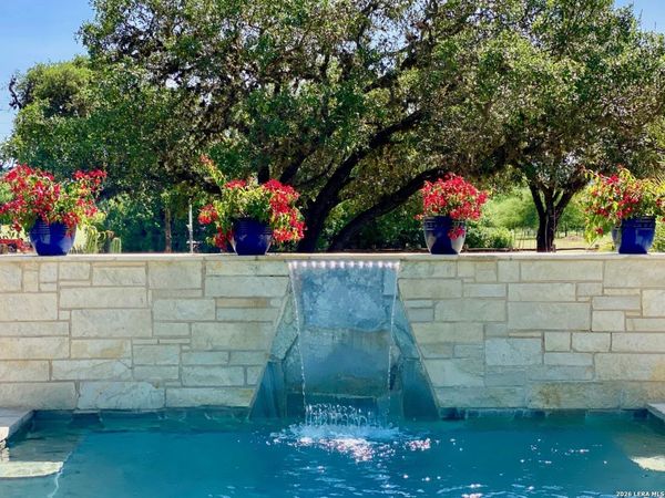 507 CR 348, ConCan, TX 78838