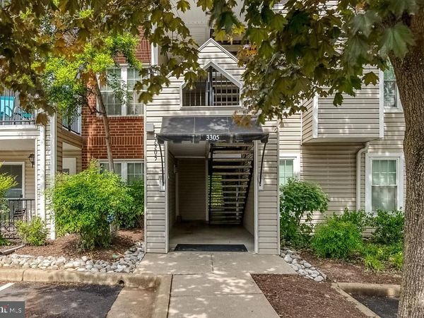 3305 WYNDHAM CIRCLE, Unit 353, ALEXANDRIA, VA 22302