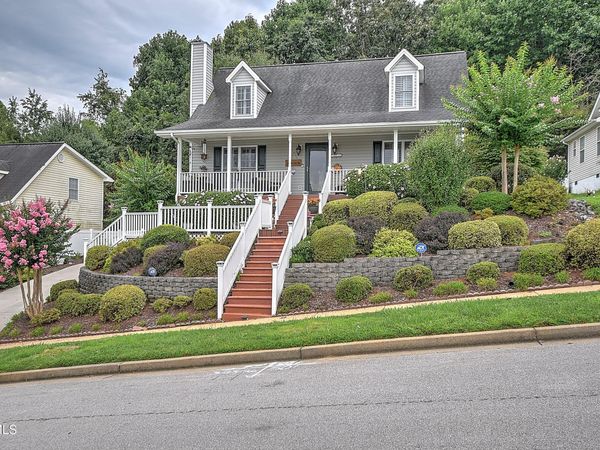 1018 Sunrise Valley Drive, Johnson City, TN 37604
