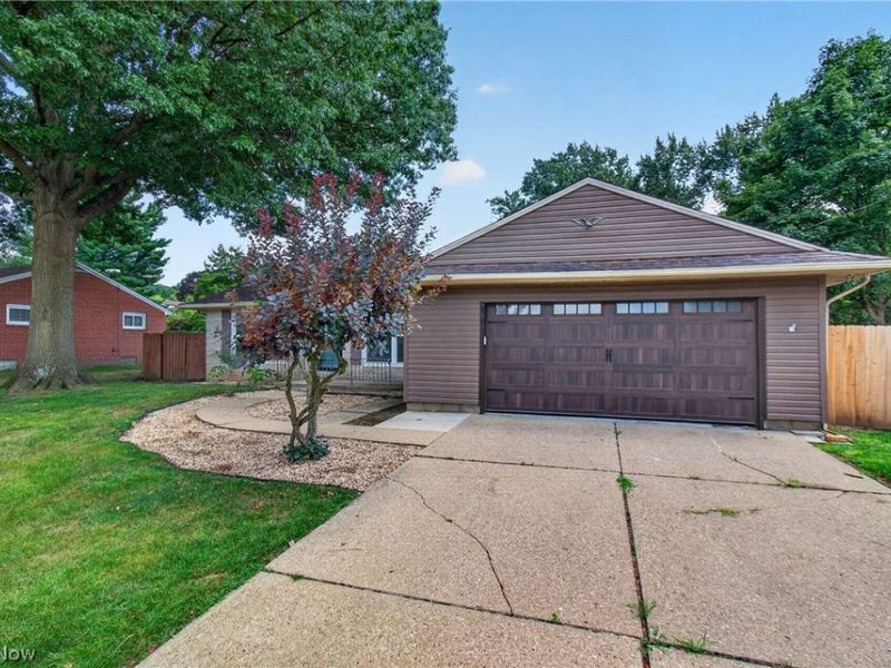 3321 Meadowwood Street NW, Massillon, OH 44646 Photo 3