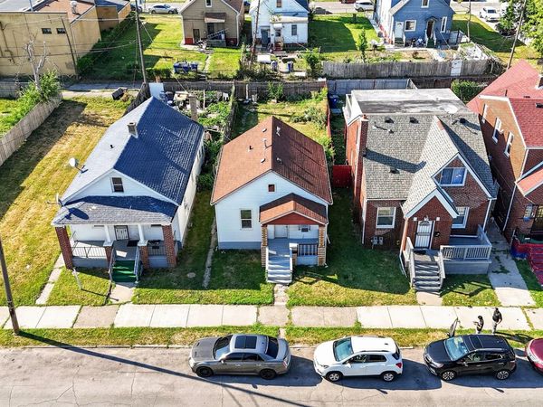 5105 Yemans Street , Hamtramck, Mi 48212