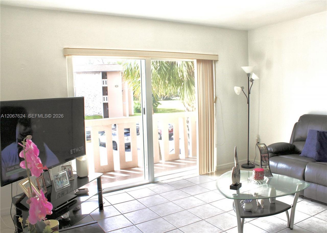 7440 Miami Lakes Dr, Unit F212, Miami Lakes, FL 33014 Photo