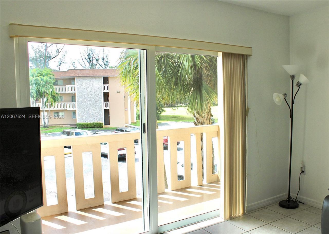 7440 Miami Lakes Dr, Unit F212, Miami Lakes, FL 33014 Photo