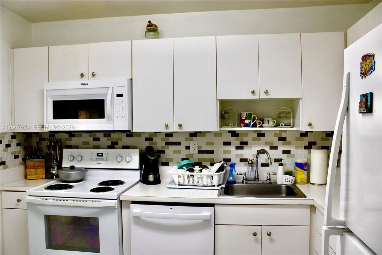 7440 Miami Lakes Dr, Unit F212, Miami Lakes, FL 33014 Photo