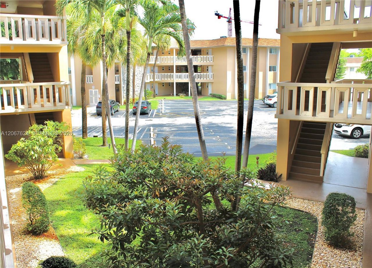7440 Miami Lakes Dr, Unit F212, Miami Lakes, FL 33014 Photo