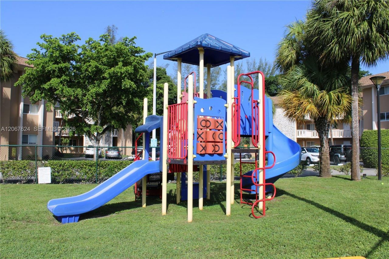 7440 Miami Lakes Dr, Unit F212, Miami Lakes, FL 33014 Photo