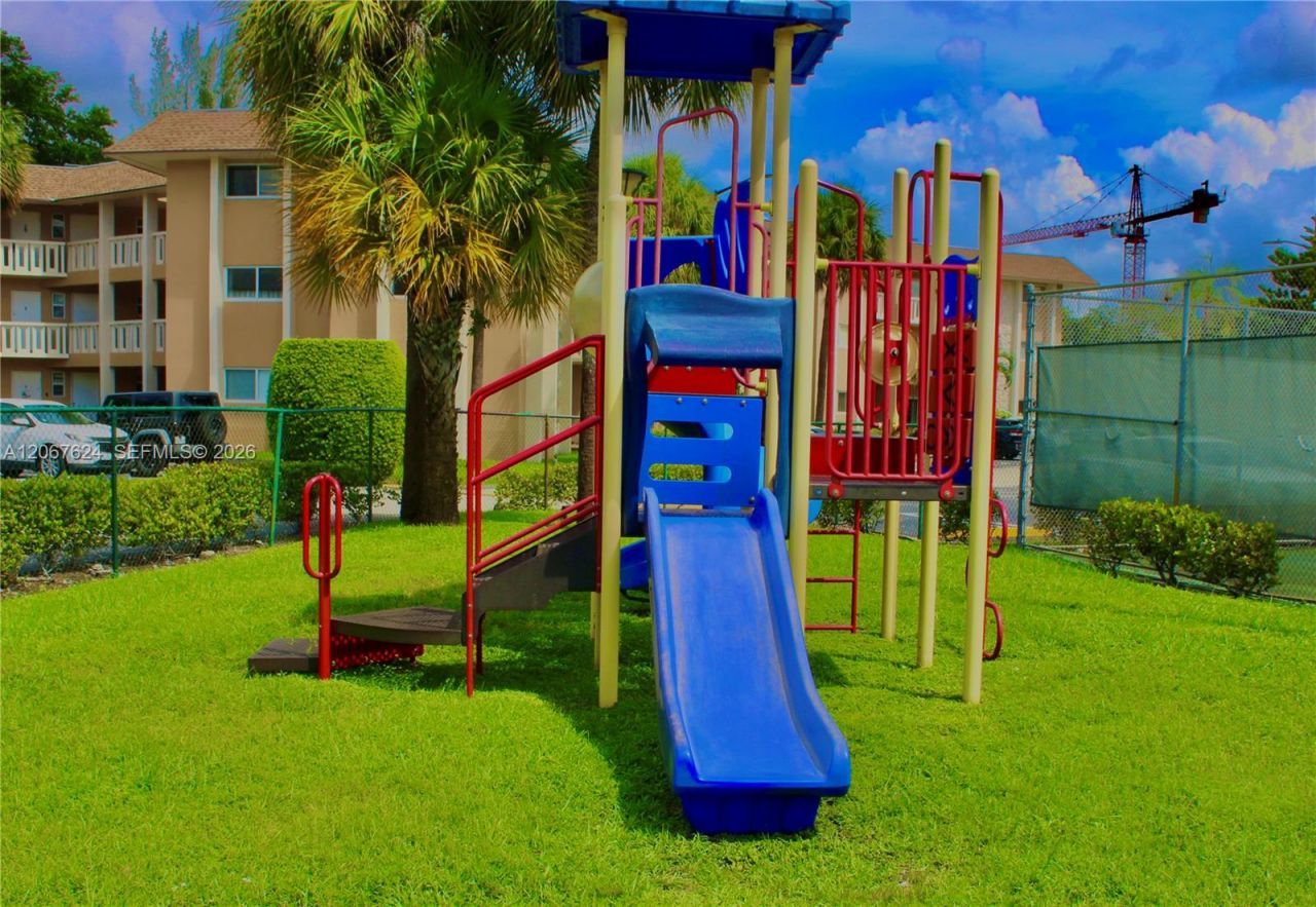 7440 Miami Lakes Dr, Unit F212, Miami Lakes, FL 33014 Photo
