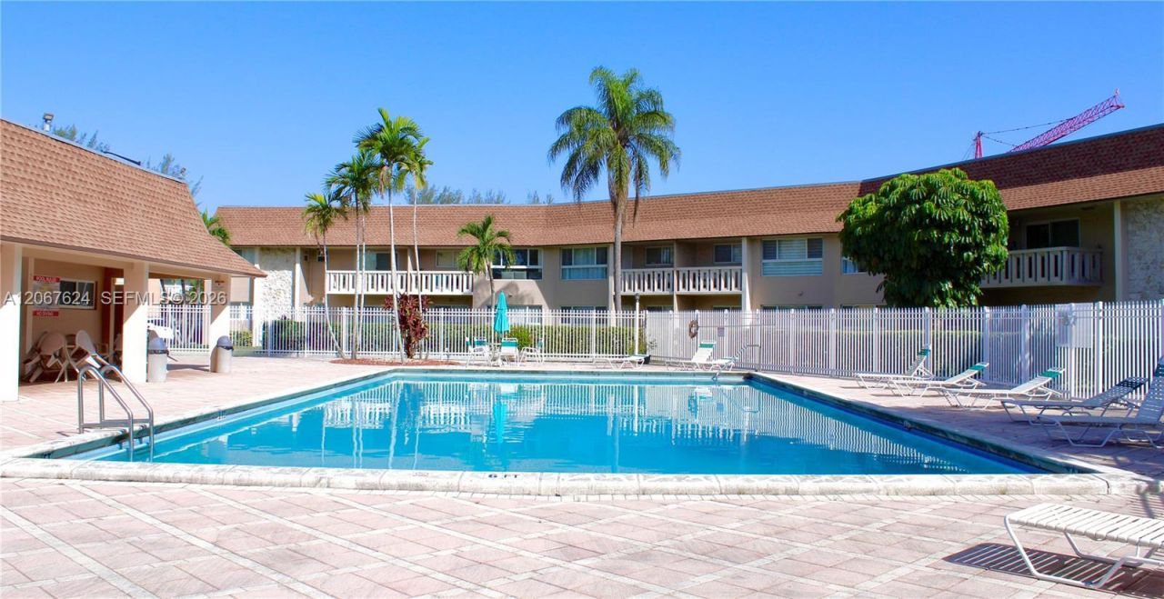 7440 Miami Lakes Dr, Unit F212, Miami Lakes, FL 33014 Photo