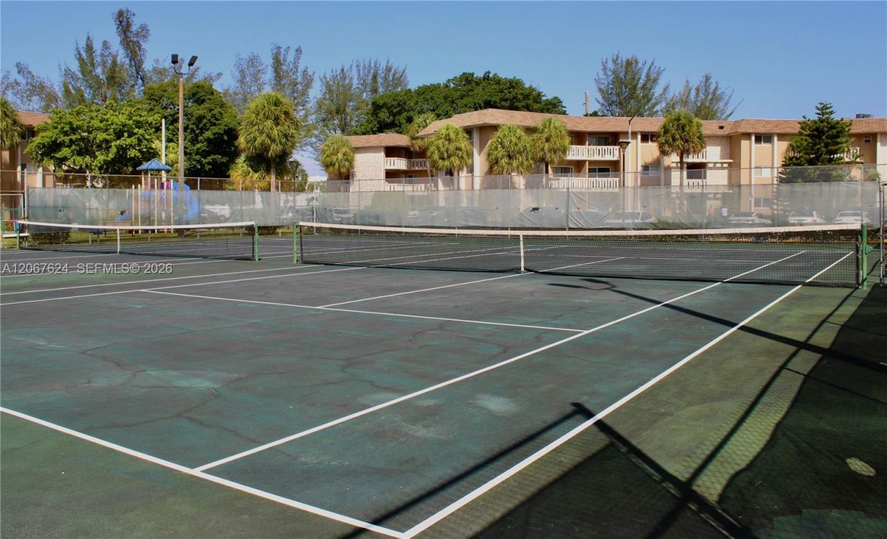 7440 Miami Lakes Dr, Unit F212, Miami Lakes, FL 33014 Photo