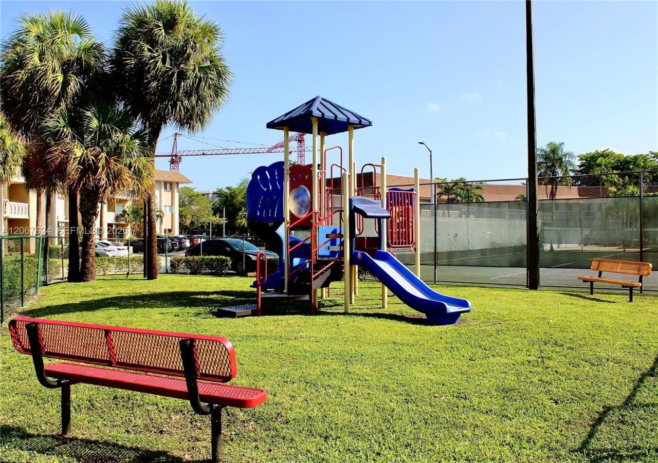 7440 Miami Lakes Dr, Unit F212, Miami Lakes, FL 33014 Photo
