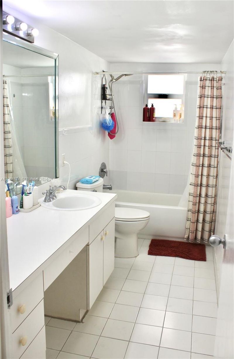 7440 Miami Lakes Dr, Unit F212, Miami Lakes, FL 33014 Photo