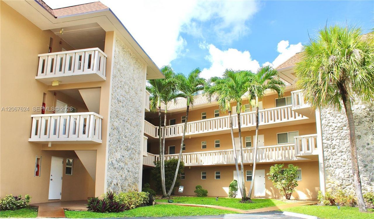 7440 Miami Lakes Dr, Unit F212, Miami Lakes, FL 33014 Photo