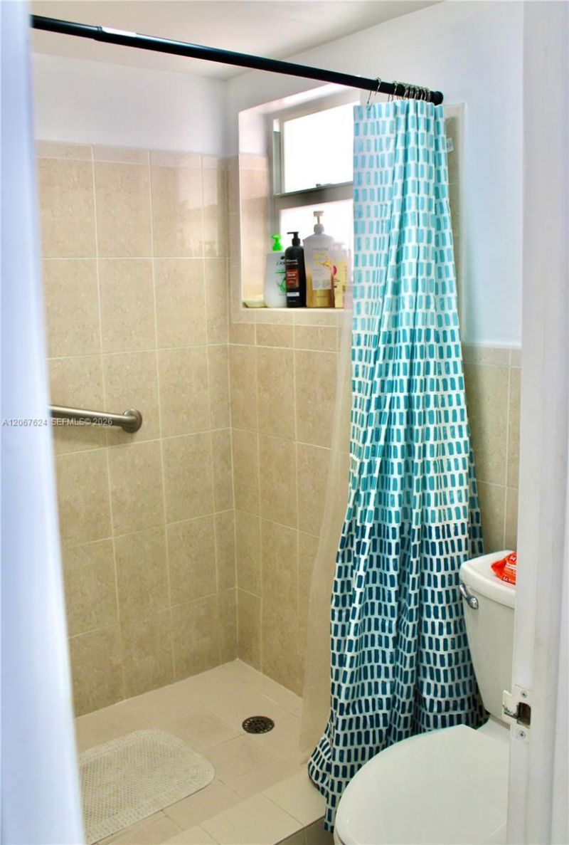 7440 Miami Lakes Dr, Unit F212, Miami Lakes, FL 33014 Photo
