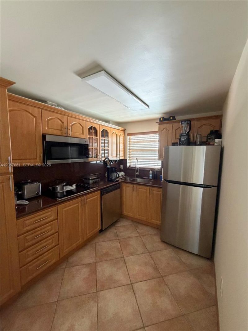 910 Michigan Ave, Unit 405, Miami Beach, FL 33139 Photo