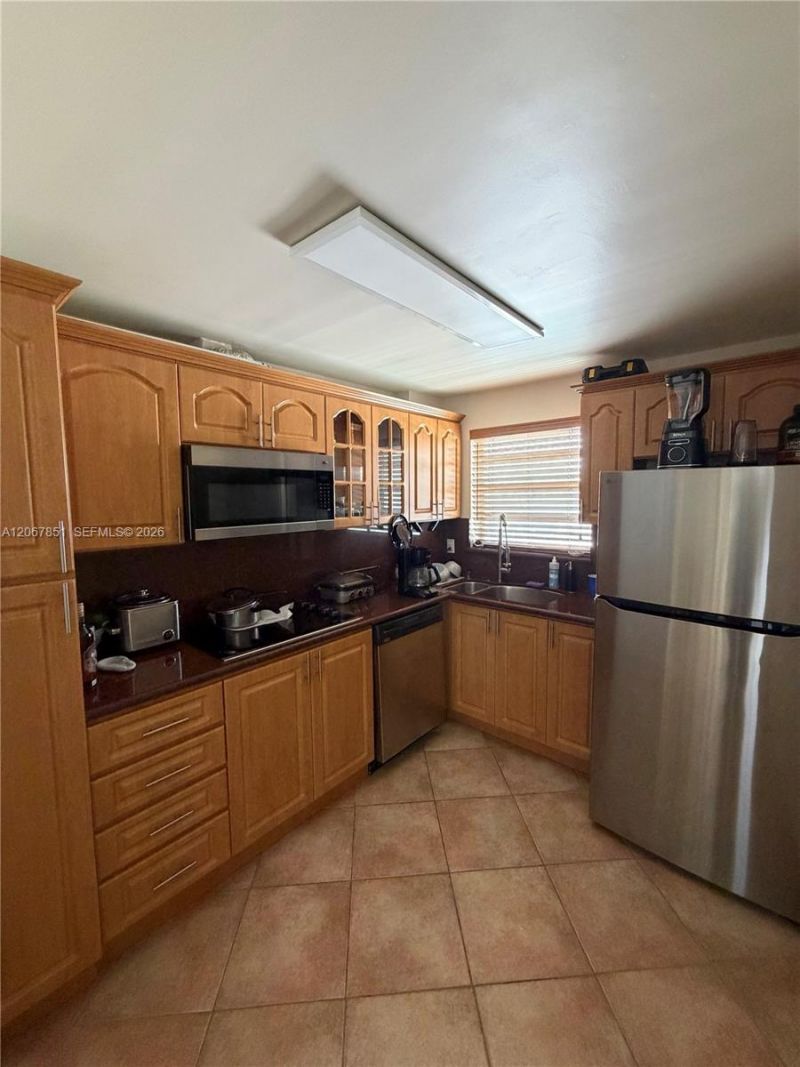 910 Michigan Ave, Unit 405, Miami Beach, FL 33139 Photo