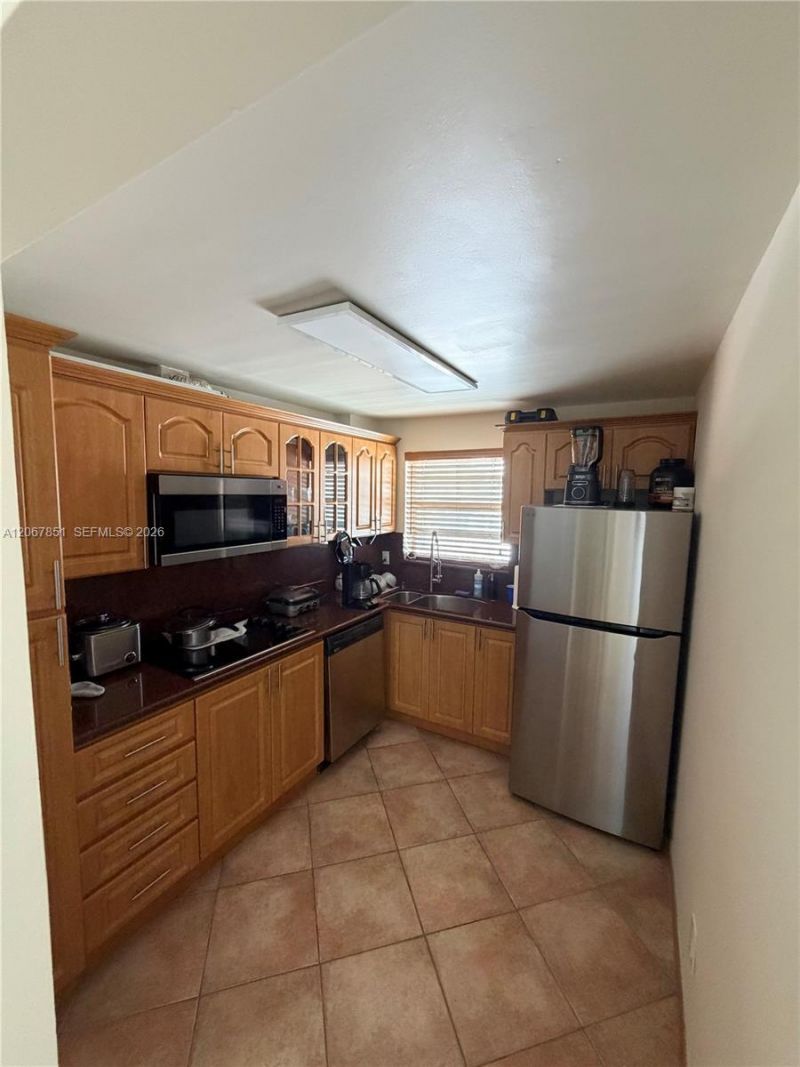 910 Michigan Ave, Unit 405, Miami Beach, FL 33139 Photo
