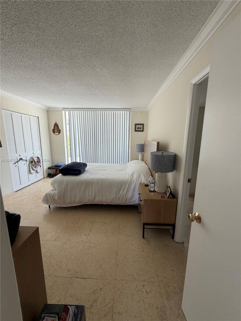 910 Michigan Ave, Unit 405, Miami Beach, FL 33139 Photo