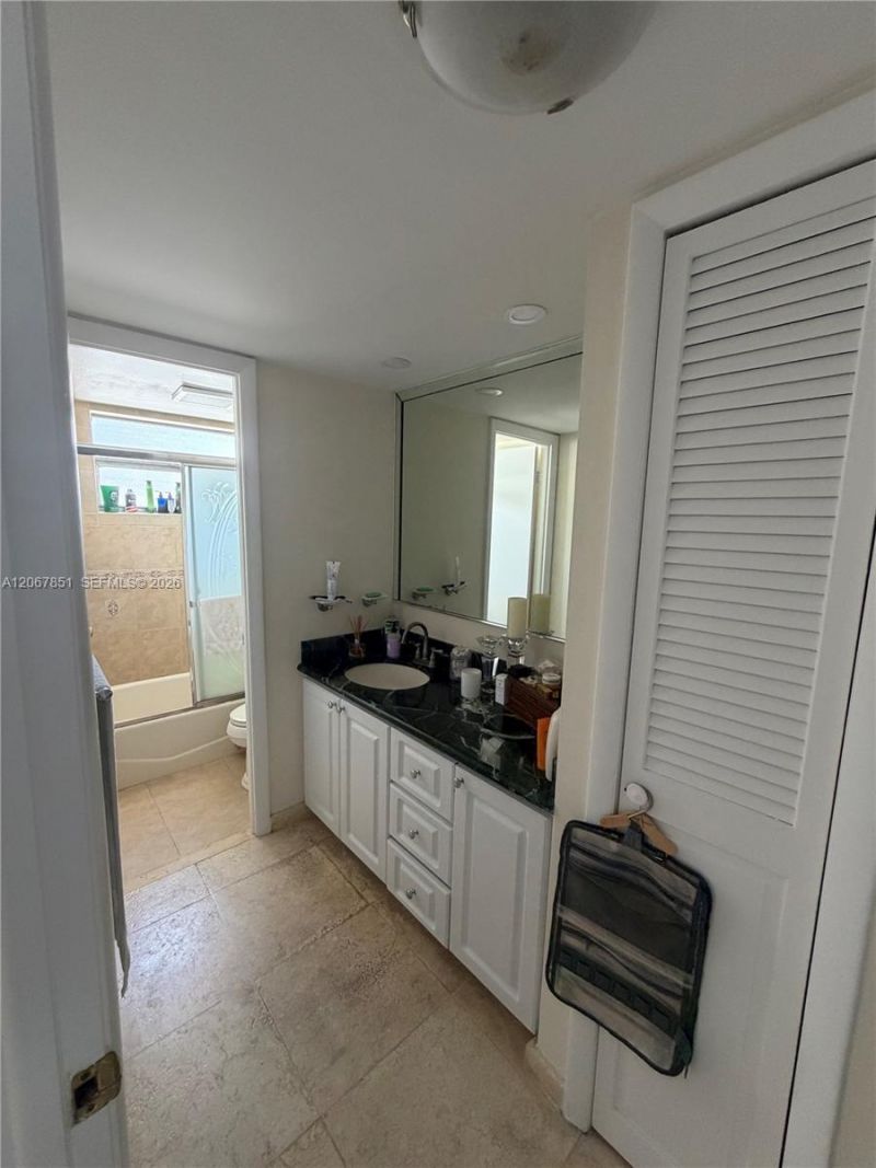 910 Michigan Ave, Unit 405, Miami Beach, FL 33139 Photo