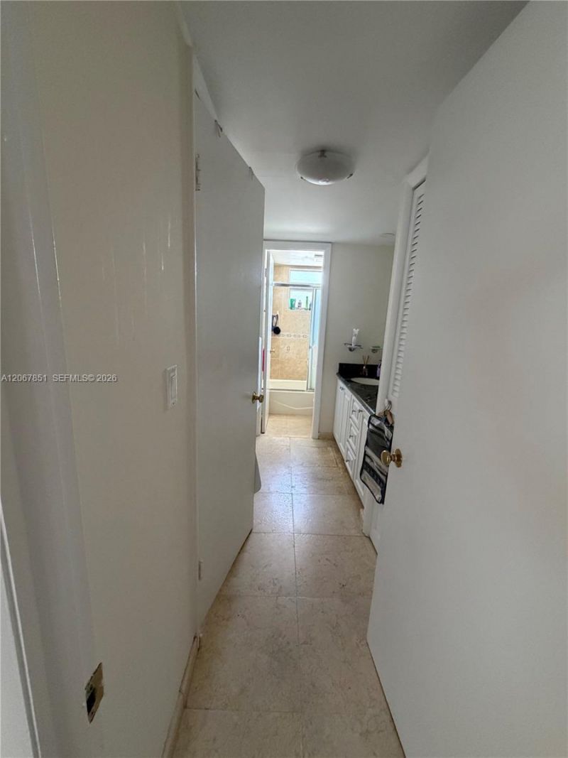 910 Michigan Ave, Unit 405, Miami Beach, FL 33139 Photo