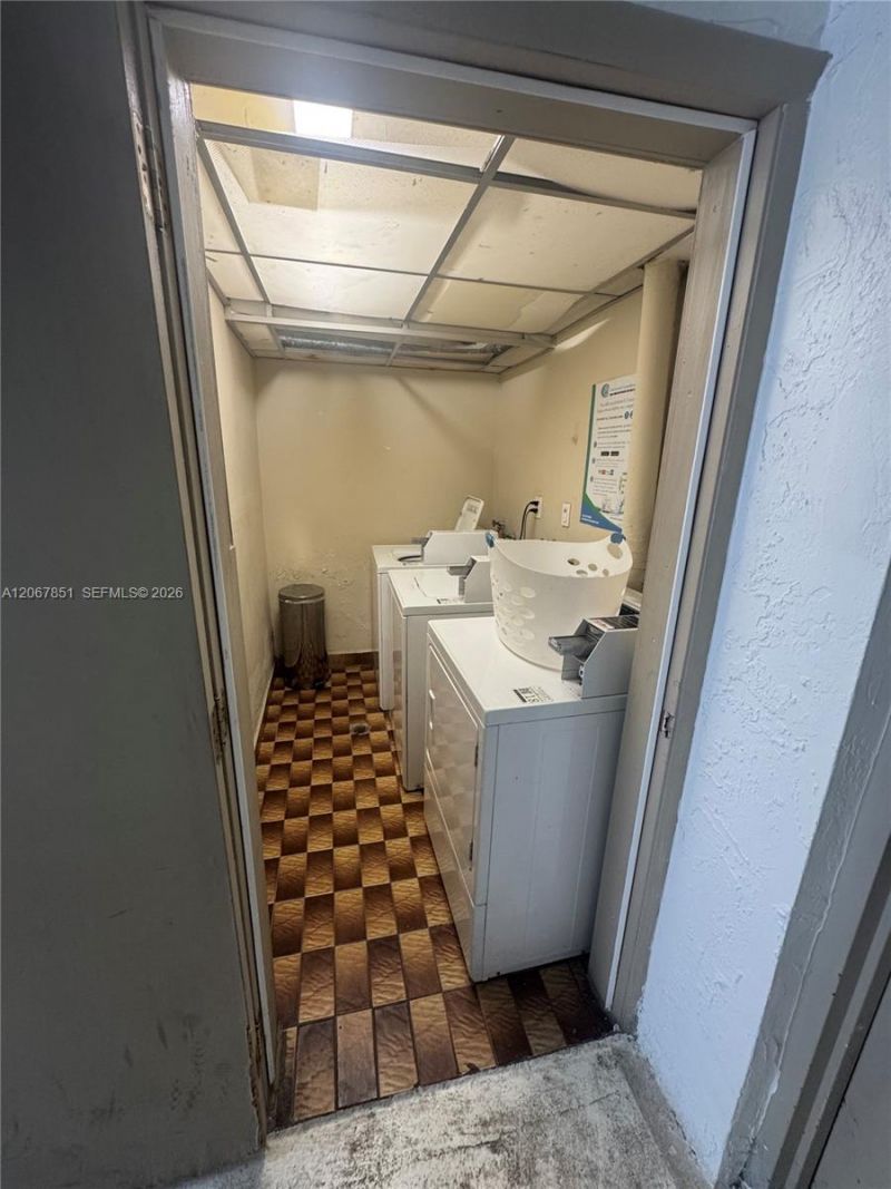 910 Michigan Ave, Unit 405, Miami Beach, FL 33139 Photo