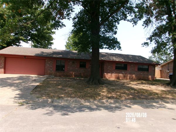 413 W 6th Street , Dewey, OK 74029