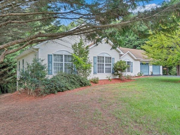 446 Ellsworth CT , Ridgeway, VA 24148