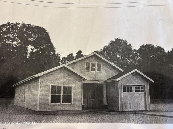 816 Peach Street, Ocean Springs, MS 39564