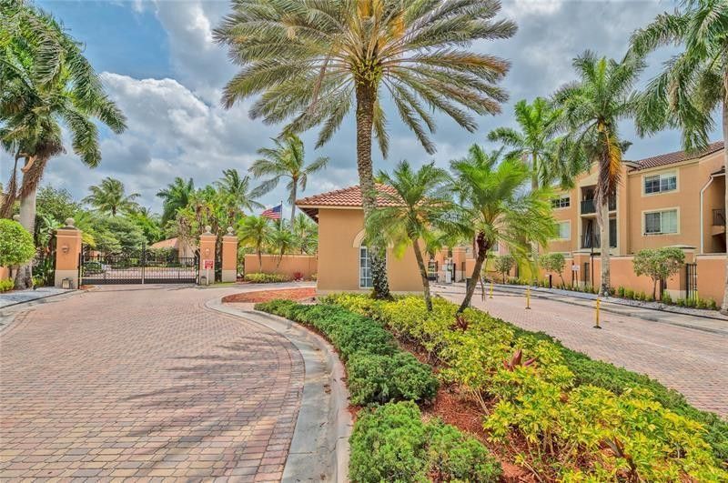 8020 N Nob Hill Road, Unit 206, Tamarac, FL 33321 Photo