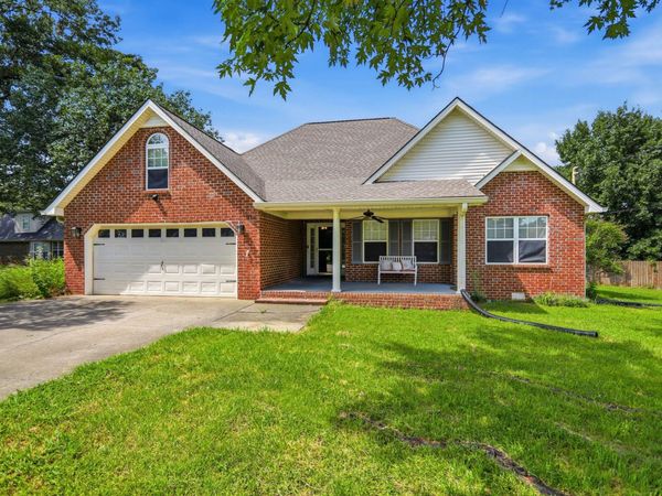 719 Williamsburg Dr , Smyrna, TN 37167