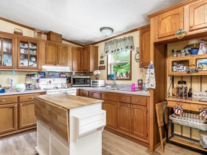 29880 Stage Coach Road , Logan, OH 43138 Photo 6