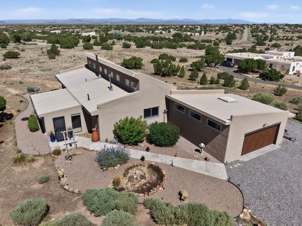 8 Estambre Court, Santa Fe, NM 87508