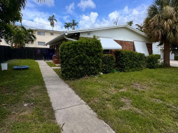121 Cleveland Street, Unit 3, Lake Worth Beach, FL 33461