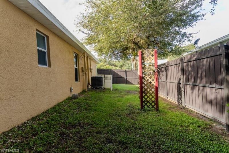 1098 Mission Ln, Labelle, FL 33935 Photo