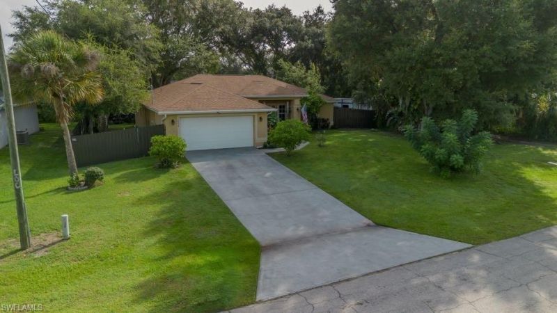 1098 Mission Ln, Labelle, FL 33935 Photo