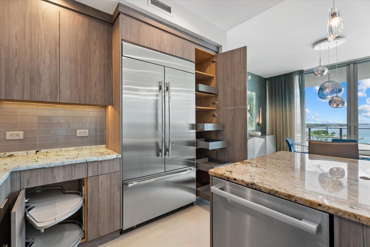 1155 N Gulfstream Avenue, Unit 807, Sarasota, FL 34236 Photo