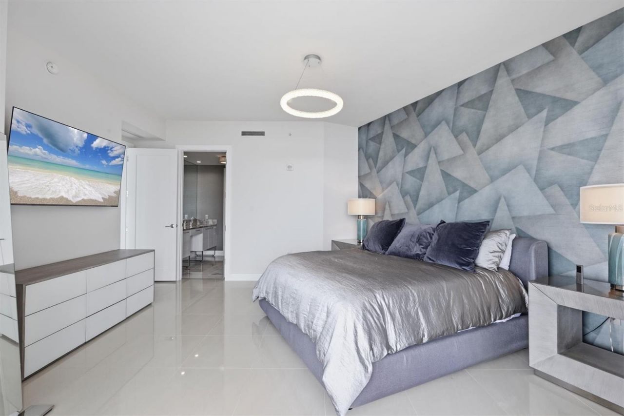 1155 N Gulfstream Avenue, Unit 807, Sarasota, FL 34236 Photo