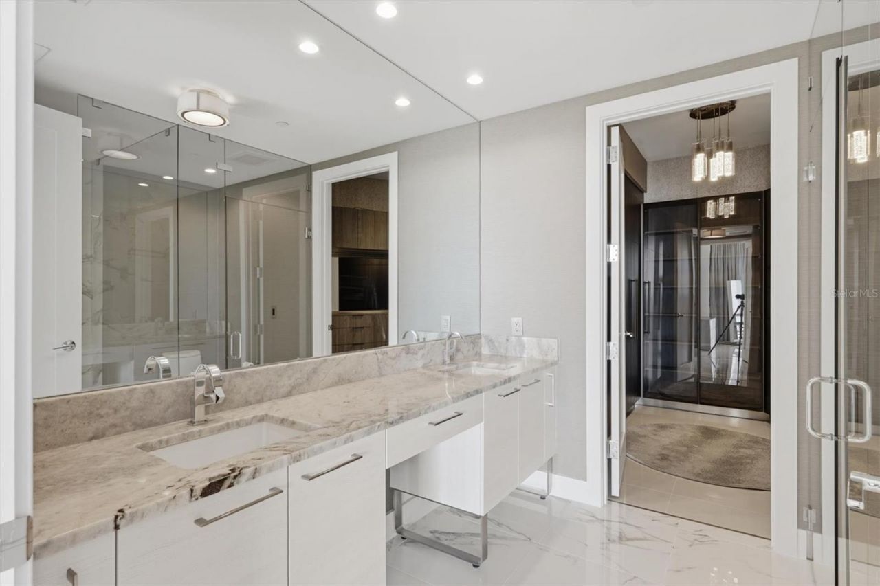 1155 N Gulfstream Avenue, Unit 807, Sarasota, FL 34236 Photo