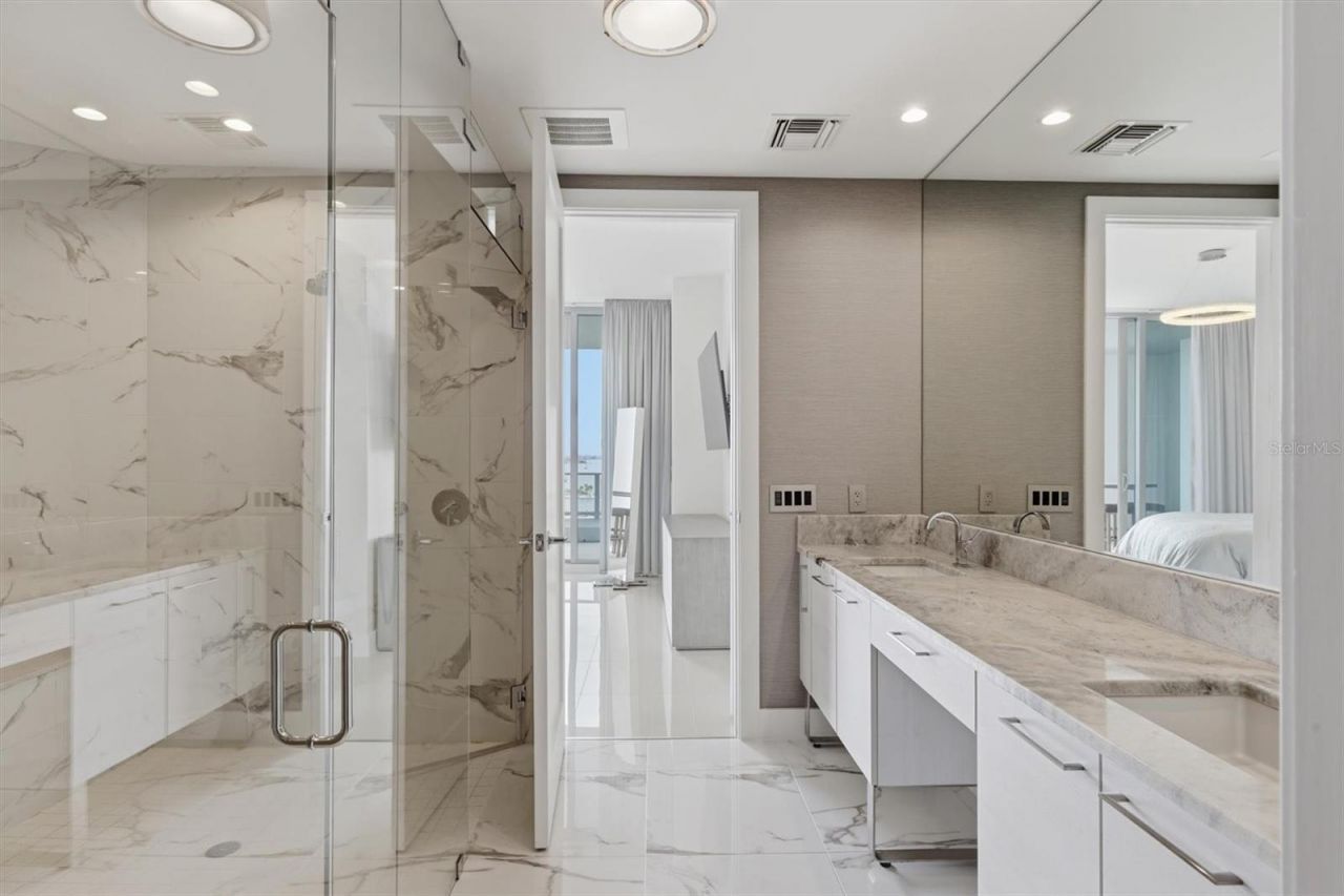 1155 N Gulfstream Avenue, Unit 807, Sarasota, FL 34236 Photo