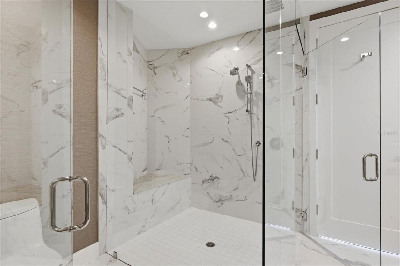1155 N Gulfstream Avenue, Unit 807, Sarasota, FL 34236 Photo