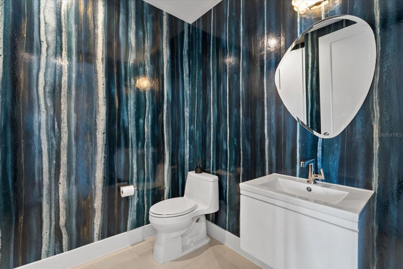 1155 N Gulfstream Avenue, Unit 807, Sarasota, FL 34236 Photo