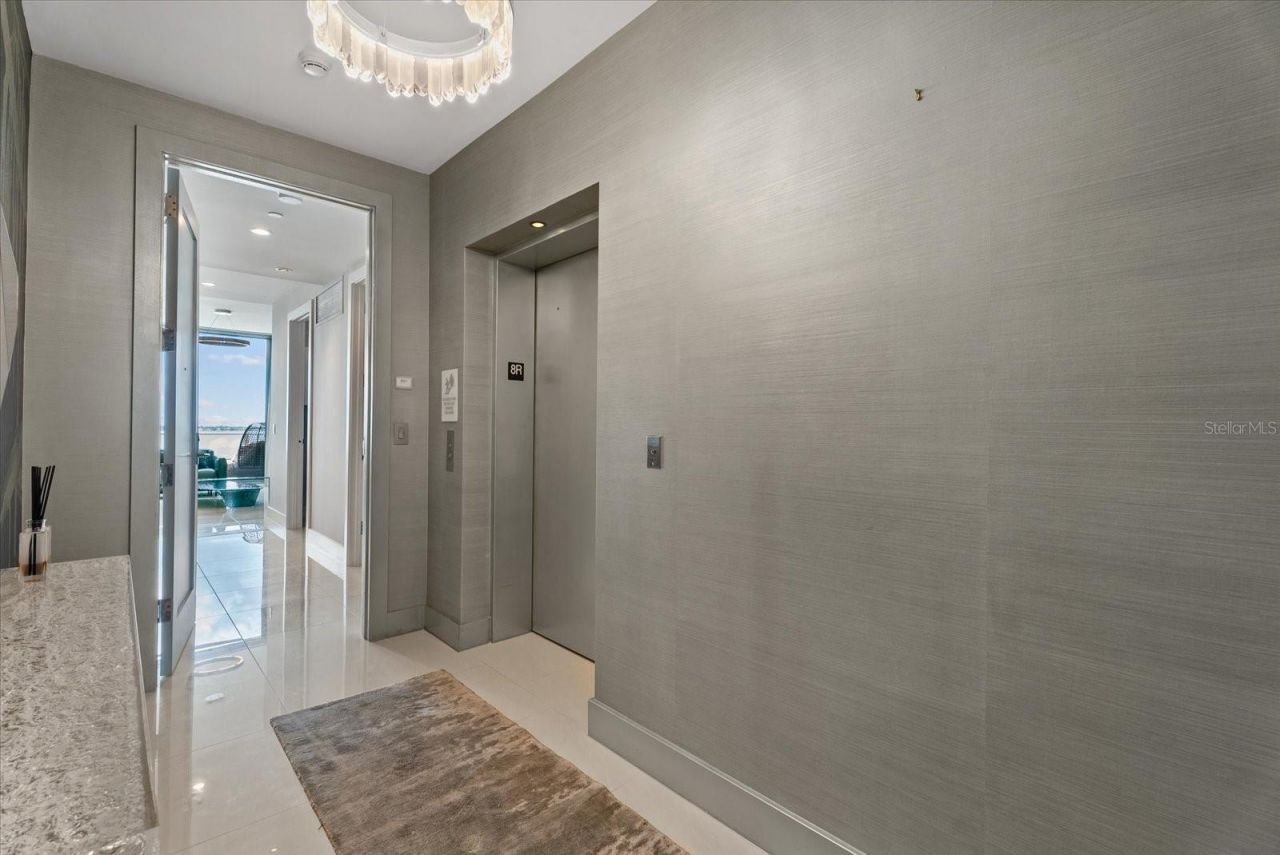 1155 N Gulfstream Avenue, Unit 807, Sarasota, FL 34236 Photo