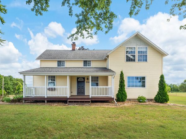 7760 E Empire Avenue, Benton Harbor, MI 49022