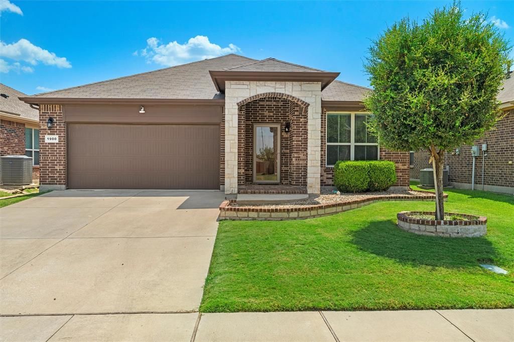 1900 Jacona Trail, Fort Worth, TX 76131 Main Photo