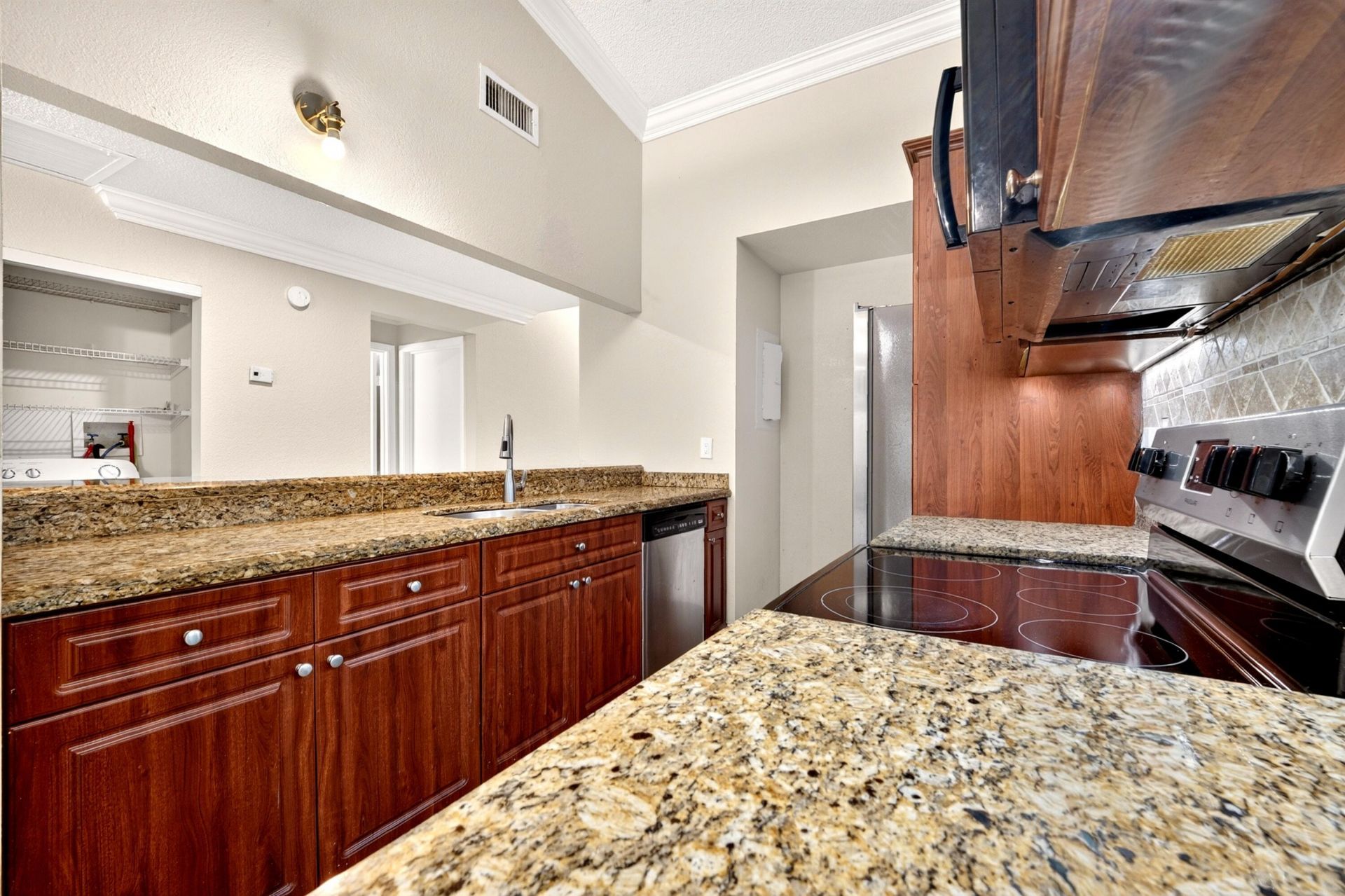 921 NW 122nd Terrace, Pembroke Pines, FL 33026 Photo