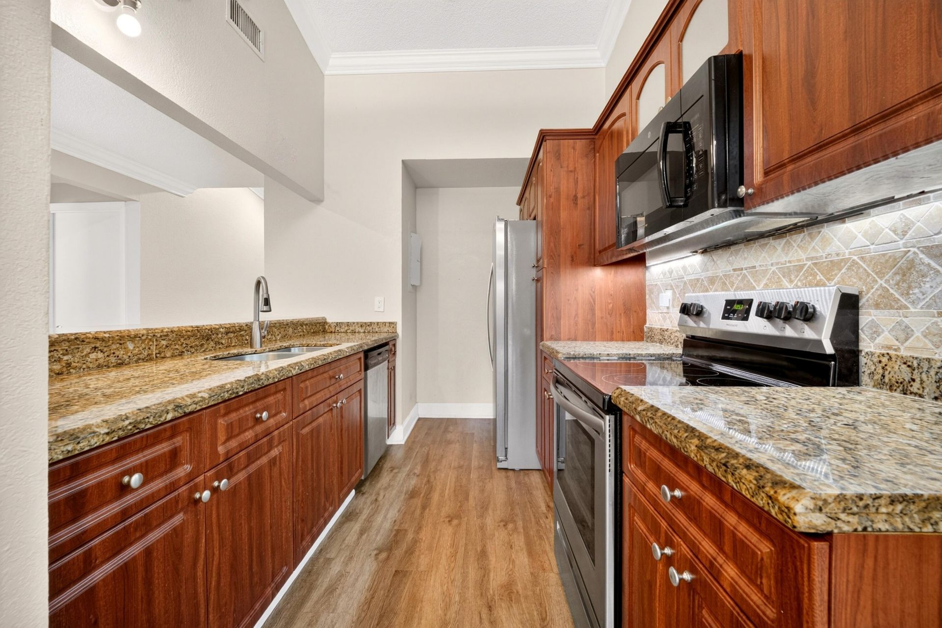 921 NW 122nd Terrace, Pembroke Pines, FL 33026 Photo