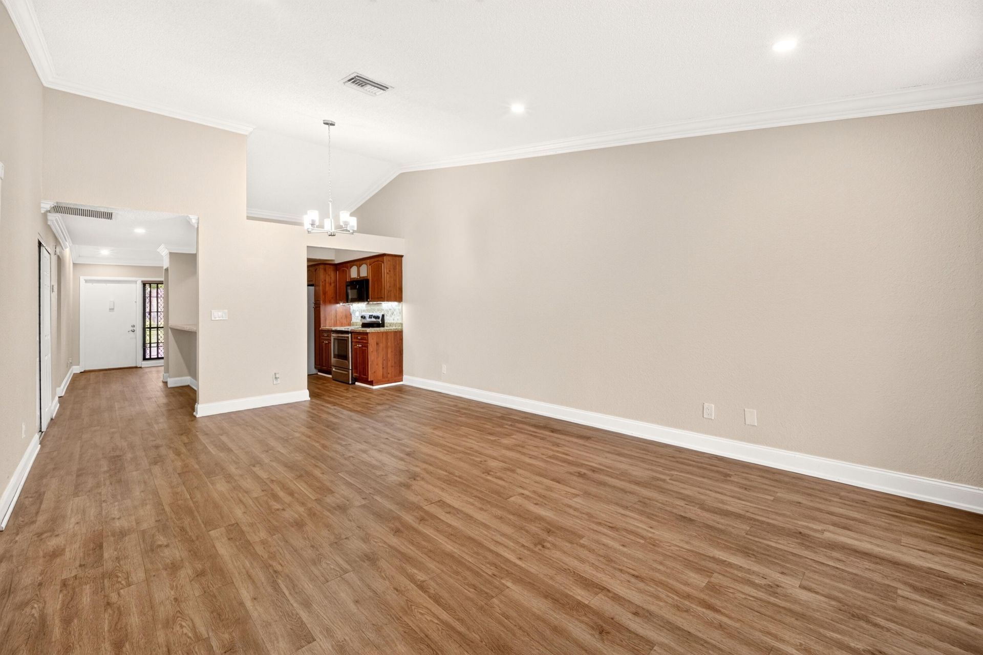 921 NW 122nd Terrace, Pembroke Pines, FL 33026 Photo