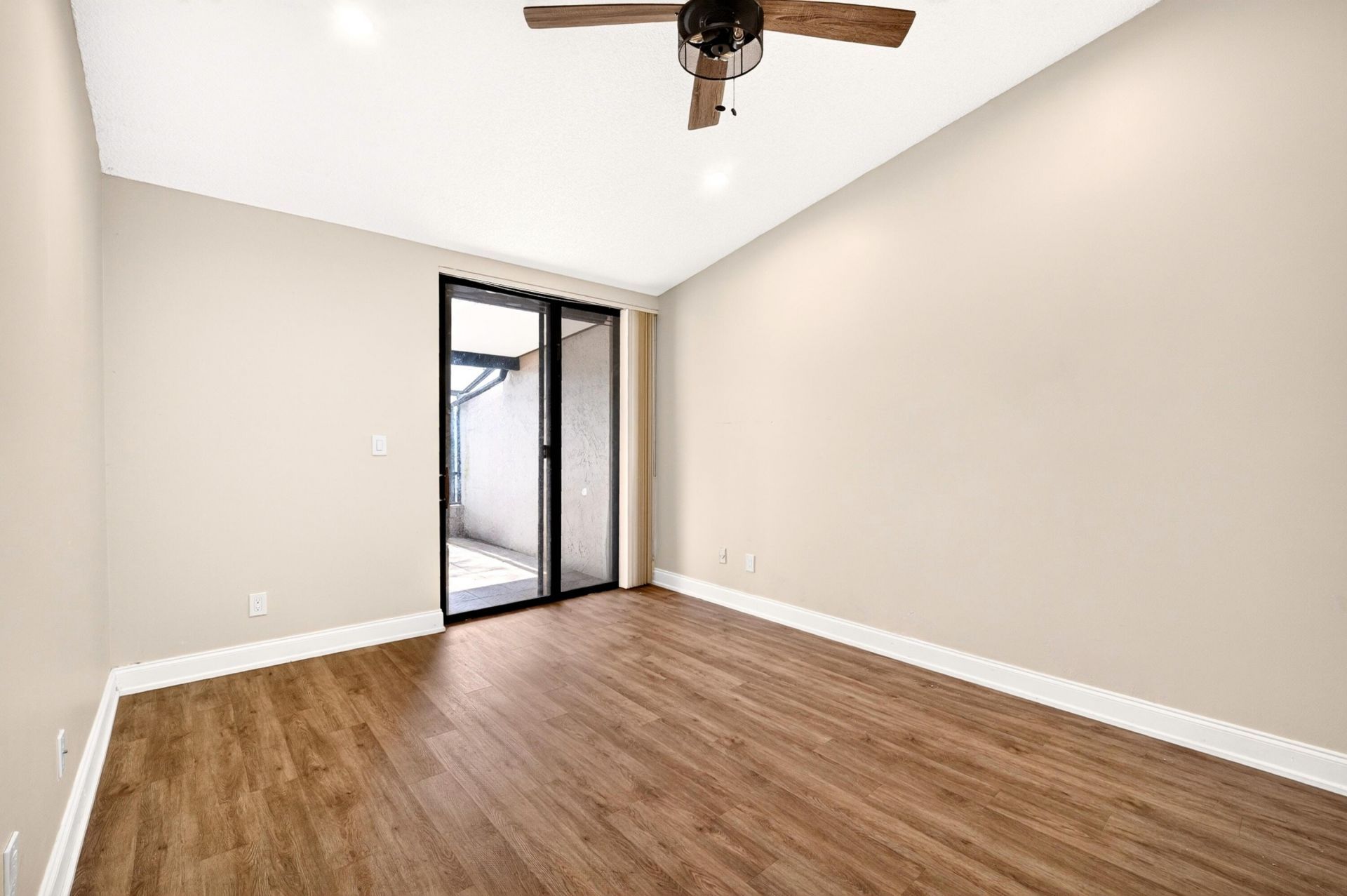 921 NW 122nd Terrace, Pembroke Pines, FL 33026 Photo