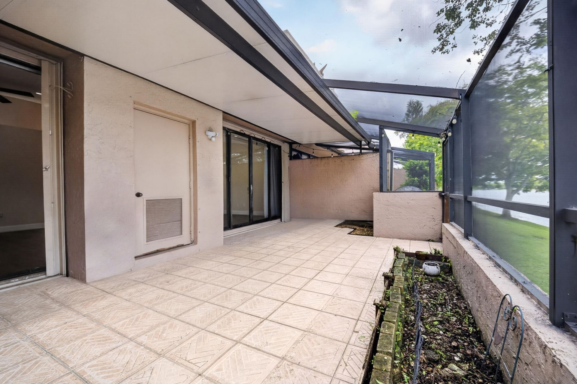 921 NW 122nd Terrace, Pembroke Pines, FL 33026 Photo