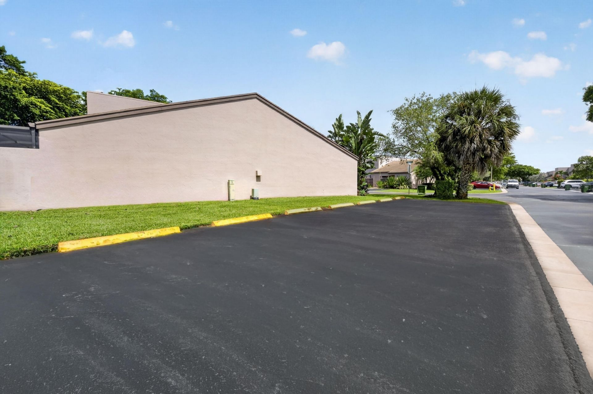 921 NW 122nd Terrace, Pembroke Pines, FL 33026 Photo