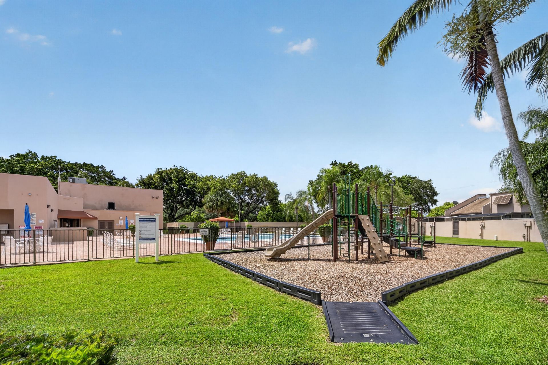 921 NW 122nd Terrace, Pembroke Pines, FL 33026 Photo